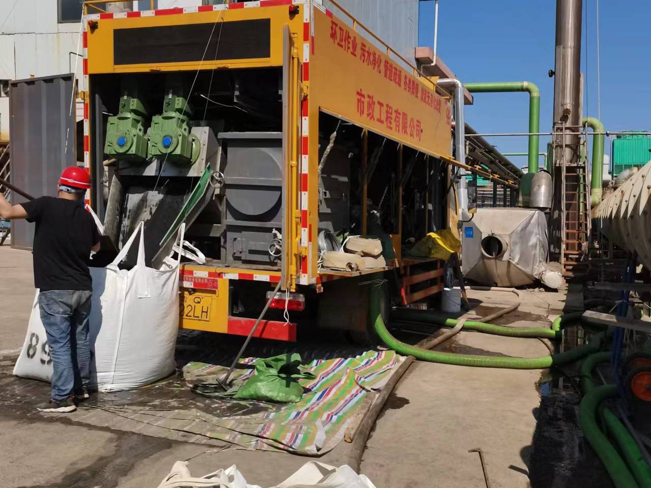 云溪淤泥压干处理